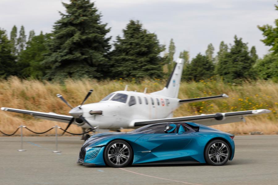  DS X E-Tense 2018 года  (фото 28 из 43)